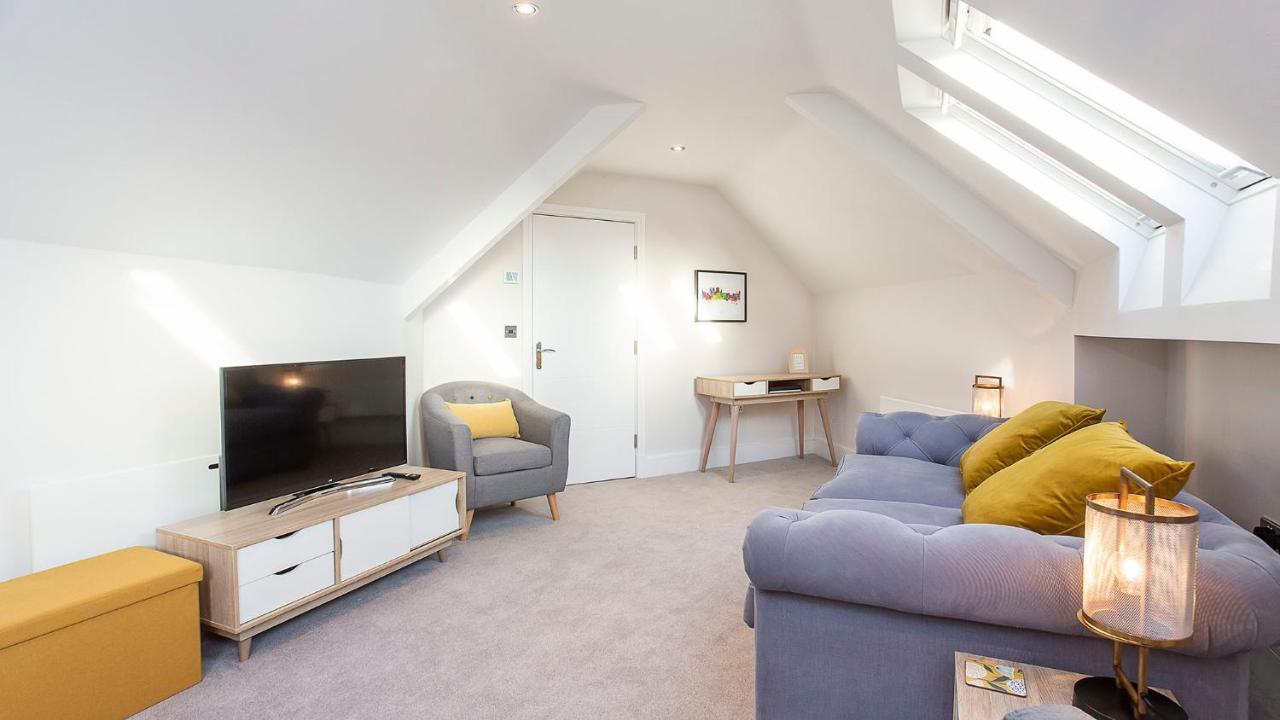 The Atico Spacious Duplex Luxury Apartment-free Parking York